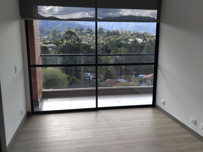 Apartamento de 2 alcobas en venta en Santa Elena, El Retiro, 64 m² · foto 2 de 13