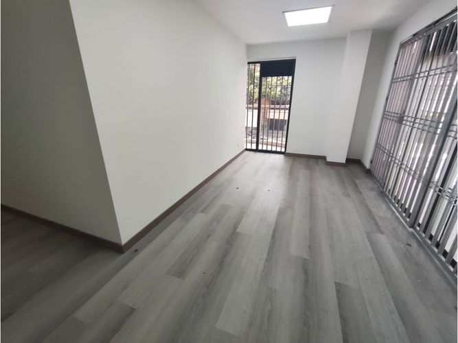 Oficina en arriendo en Suramericana, Medellín, 190 m² · foto 2 de 24