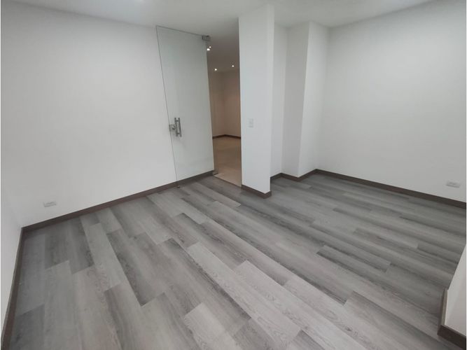 Oficina en arriendo en Suramericana, Medellín, 190 m² · foto 4 de 24