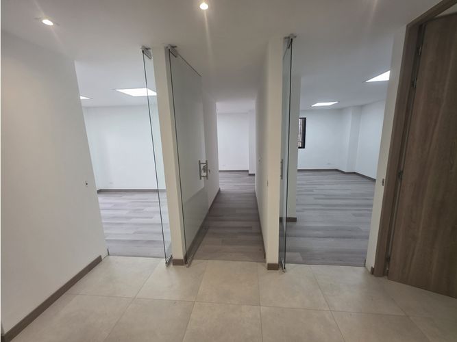Oficina en arriendo en Suramericana, Medellín, 190 m² · foto 11 de 24