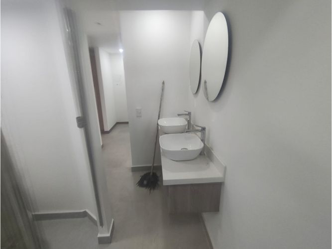Oficina en arriendo en Suramericana, Medellín, 190 m² · foto 17 de 24