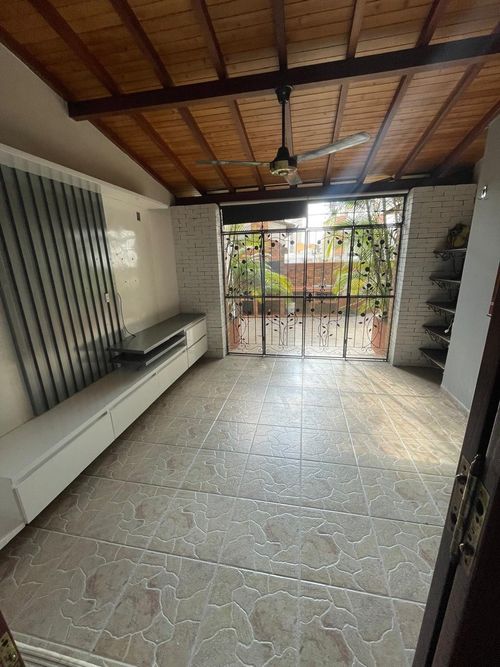 Apartamento de 4 alcobas en venta en Cabecera Del Llano, Bucaramanga, 198 m² · foto 5 de 21