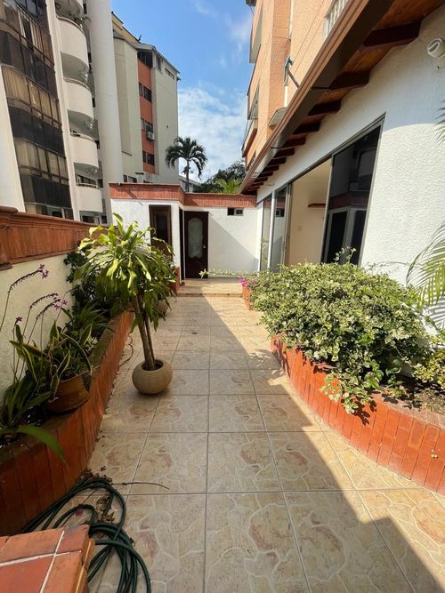 Apartamento de 4 alcobas en venta en Cabecera Del Llano, Bucaramanga, 198 m² · foto 3 de 21