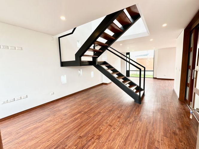 Casa de 3 alcobas en venta en Bojaca, Chía, 162 m² · foto 2 de 24