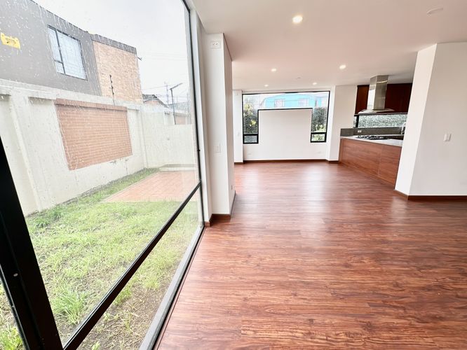 Casa de 3 alcobas en venta en Bojaca, Chía, 162 m² · foto 4 de 24