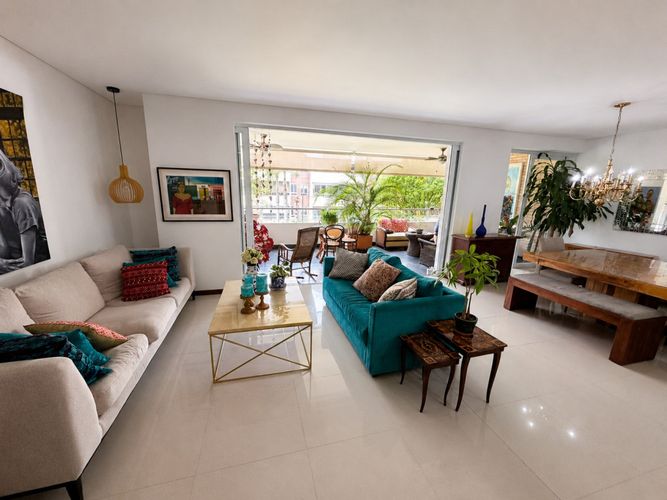Apartamento de 4 alcobas en venta en Pance, Cali, 198 m² · foto 1 de 24