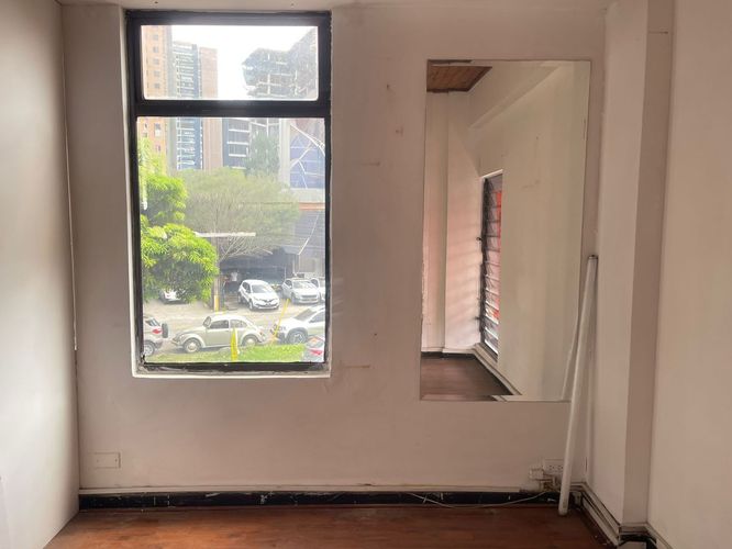 Local en arriendo en El Poblado, Medellín, 26 m² · foto 5 de 8