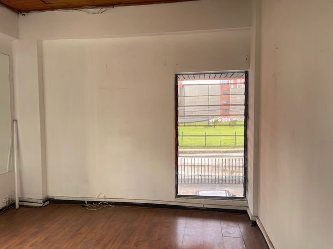 Local en arriendo en El Poblado, Medellín, 26 m² · foto 6 de 8