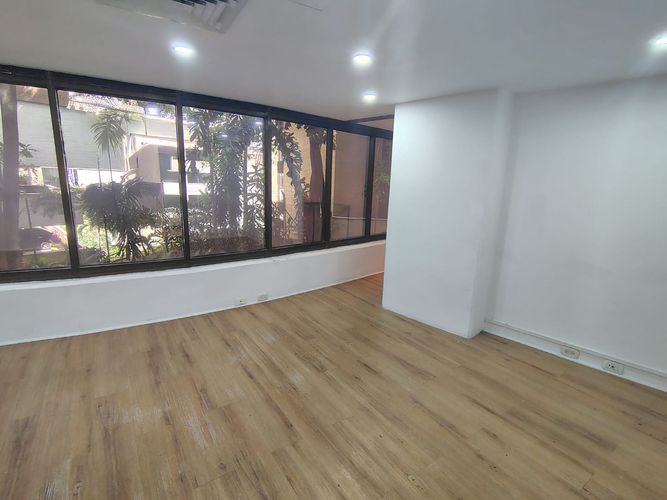 Oficina en venta en El Poblado, Medellín, 38 m² · foto 3 de 7