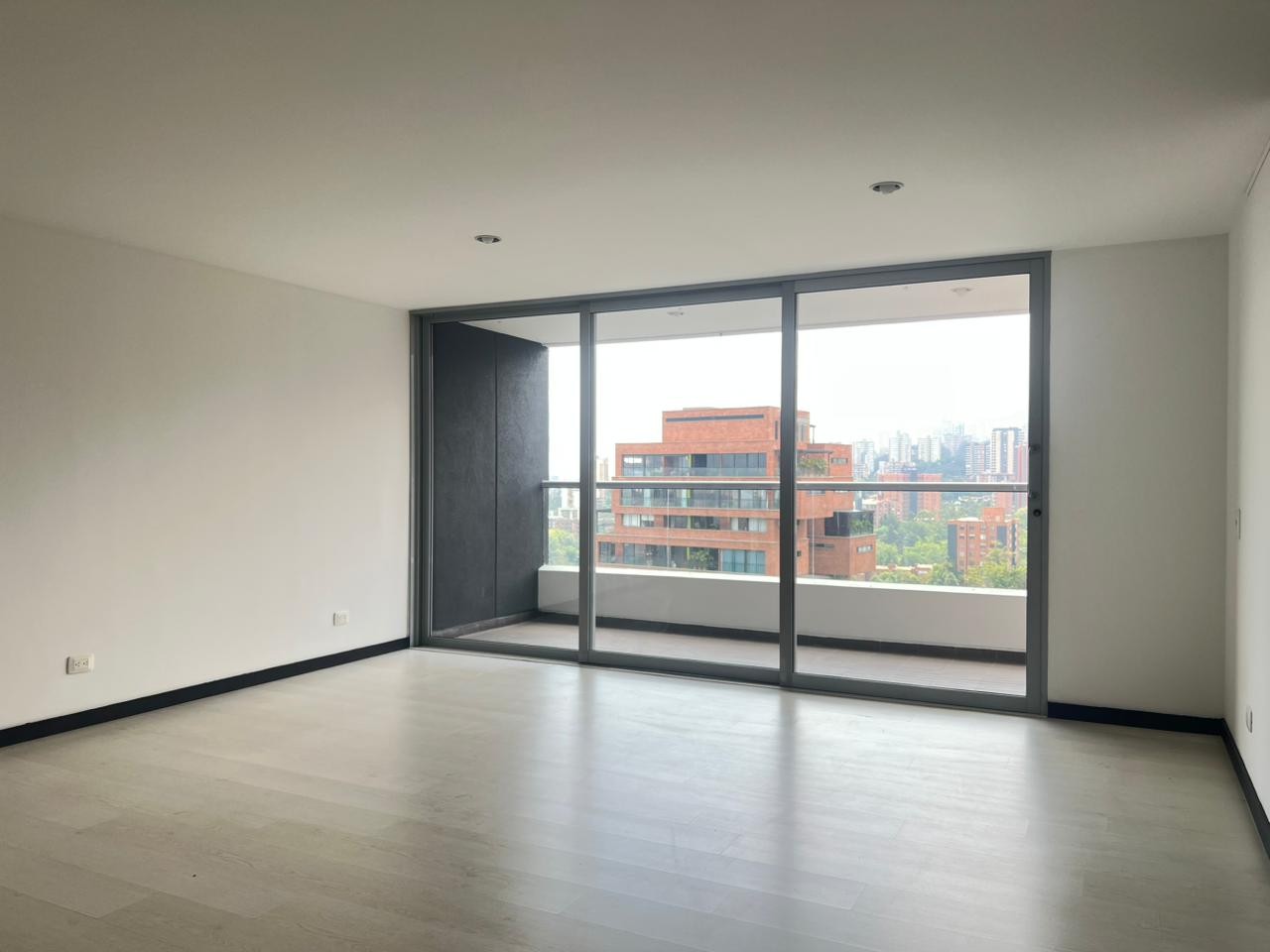 Apartamento en arriendo en La Pradera, Envigado · foto 2 de 16