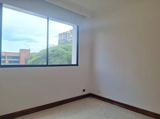 Apartamento de 2 alcobas en arriendo en El Poblado, Medellín, 82 m² · foto 12 de 18