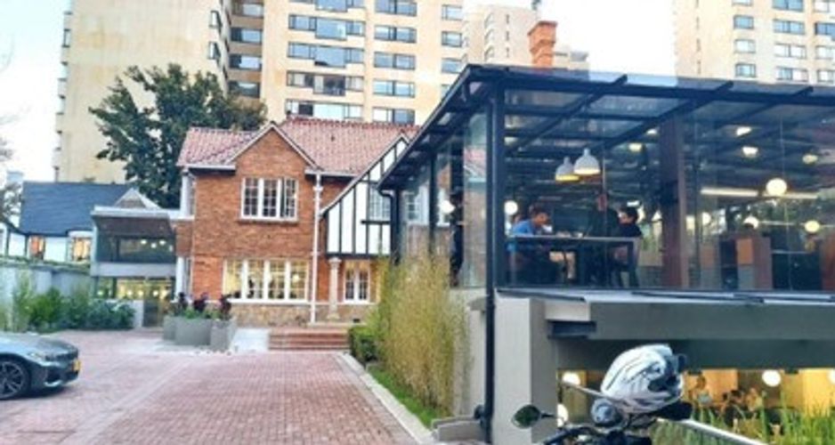 Casa de 5 alcobas en venta en Los Rosales, Bogotá, 1200 m² · foto 6 de 22