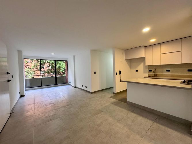 Apartamento de 3 alcobas en arriendo en El Diamante No. 2, Medellín, 130 m² · foto 3 de 20