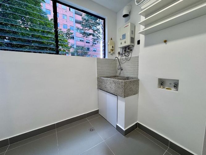 Apartamento de 3 alcobas en arriendo en El Diamante No. 2, Medellín, 130 m² · foto 5 de 20