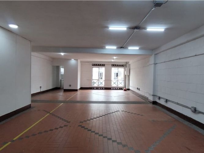 Bodega en arriendo en Cristo Rey, Medellín, 180 m² · foto 4 de 6