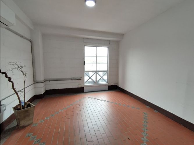 Bodega en arriendo en Cristo Rey, Medellín, 180 m² · foto 6 de 6