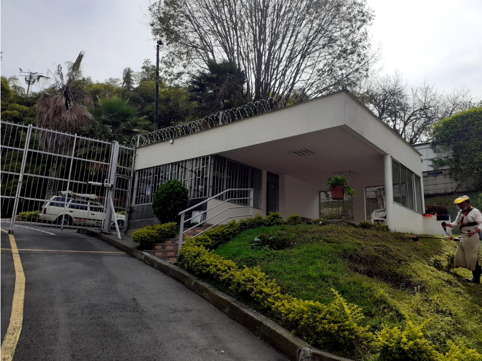 Apartamento en venta en Terminal, Pereira · foto 2 de 24