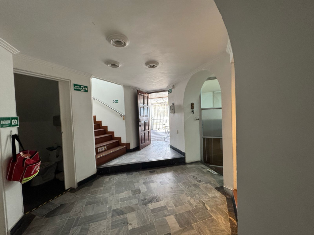 Casa en venta en Polo Club, Bogotá · foto 2 de 9