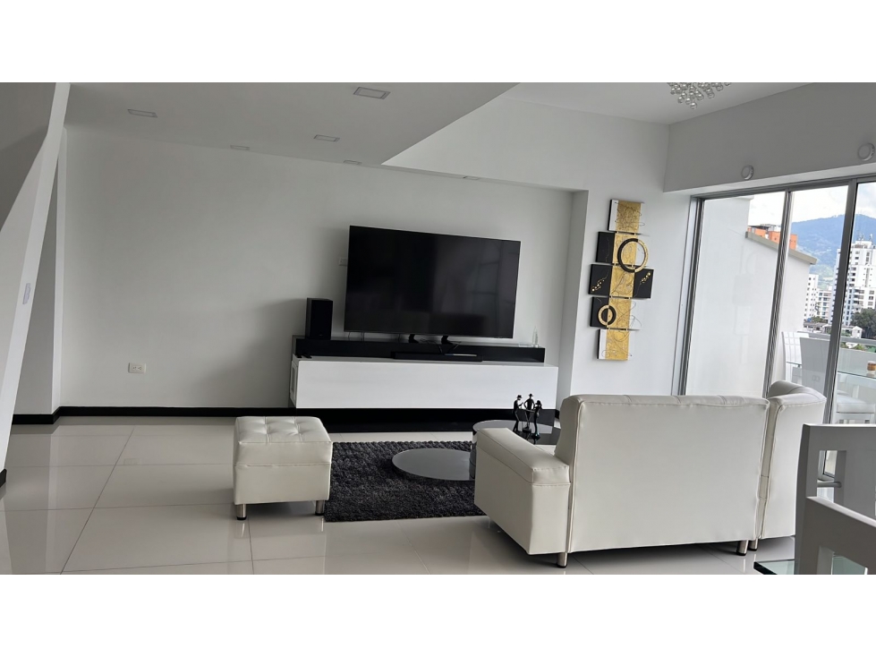 Apartamento en venta en Pinares, Pereira · foto 3 de 24