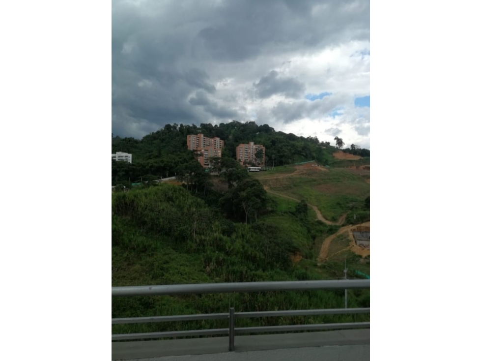 Apartamento en venta en Pinares, Pereira · foto 5 de 24