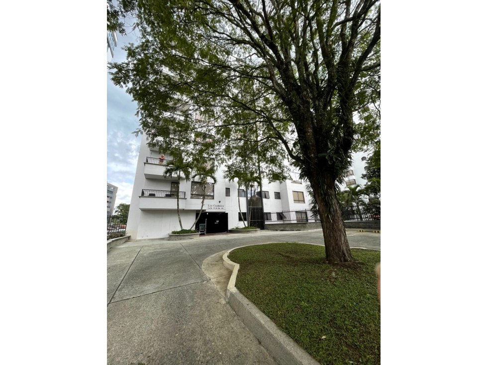 Apartamento en venta en Los Alamos, Pereira · foto 2 de 24