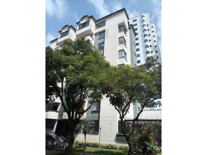 Apartamento en venta en Pinares, Pereira · foto 2 de 24