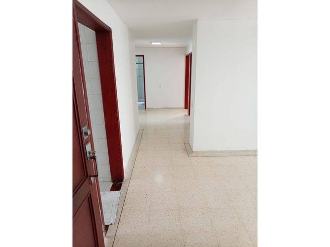 Apartamento en venta en Pinares, Pereira · foto 3 de 24