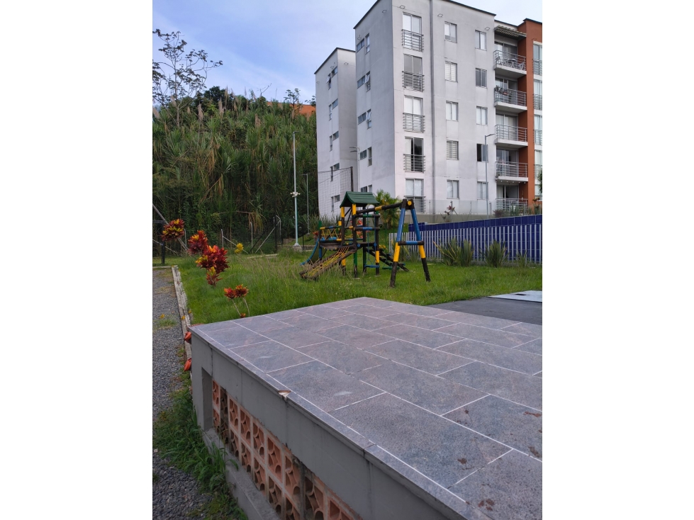 Apartamento en venta en Bosques De Cantabria, Pereira · foto 2 de 24