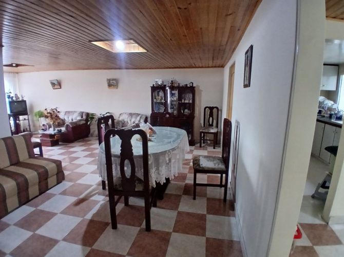 Casa de 9 alcobas en venta en La Campiña, Bogotá, 387 m² · foto 4 de 24