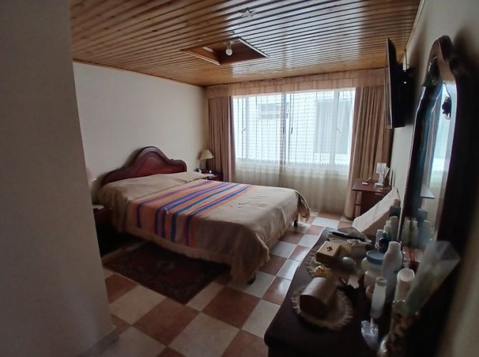 Casa de 9 alcobas en venta en La Campiña, Bogotá, 387 m² · foto 10 de 24