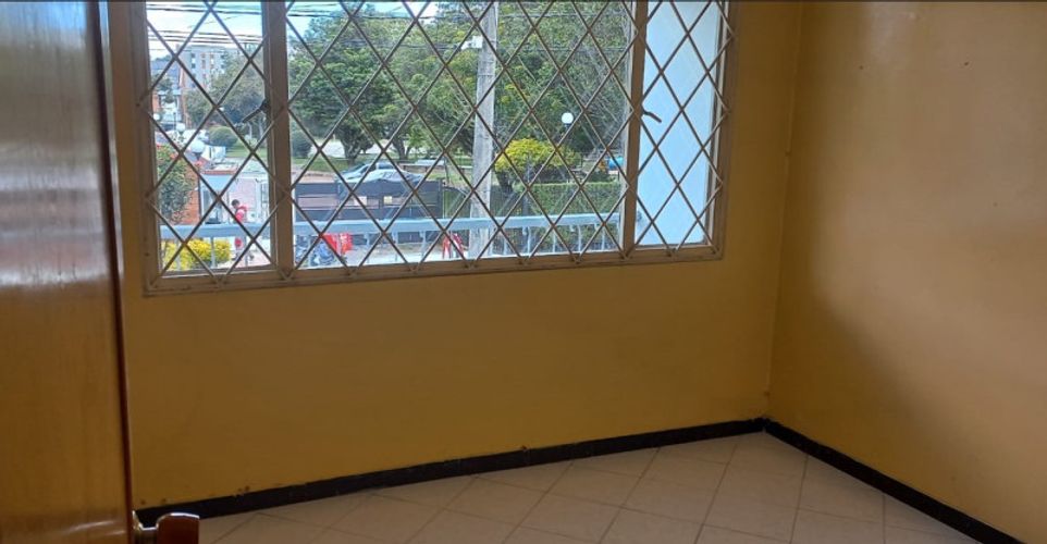Casa de 9 alcobas en venta en La Campiña, Bogotá, 387 m² · foto 18 de 24