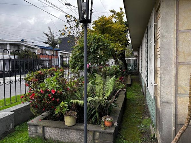 Casa de 6 alcobas en venta en Galerias, Bogotá, 323 m² · foto 2 de 24