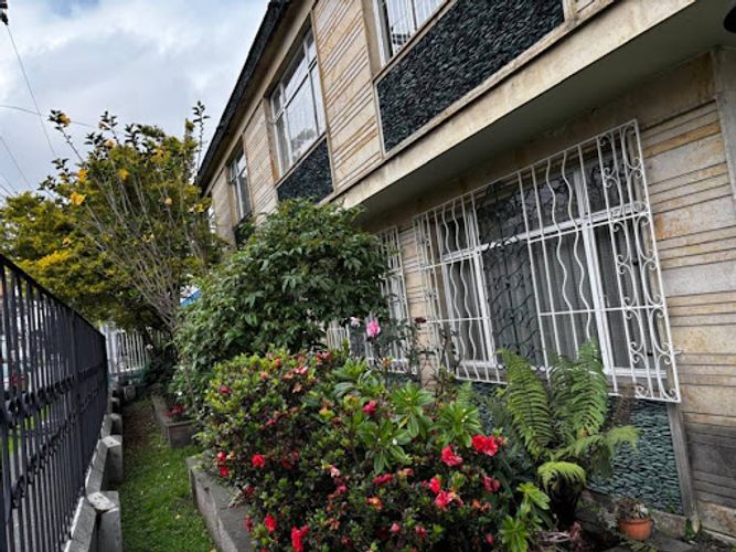 Casa de 6 alcobas en venta en Galerias, Bogotá, 323 m² · foto 3 de 24