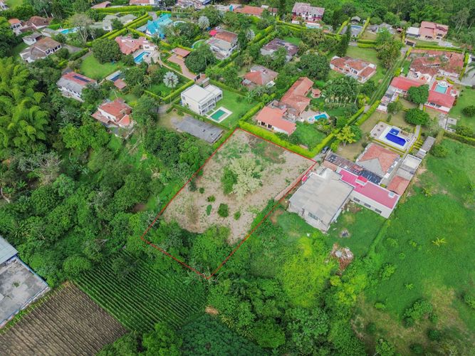 Lote en venta en Armenia, 2600 m² · foto 2 de 24