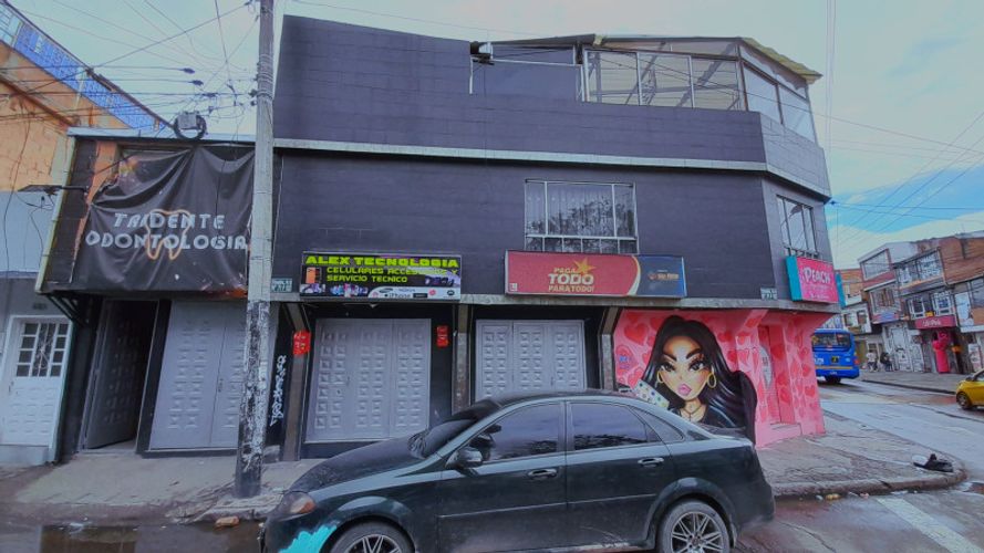 Casa de 3 alcobas en venta en Bosa Los Naranjos, Bogotá, 460 m² · foto 2 de 24