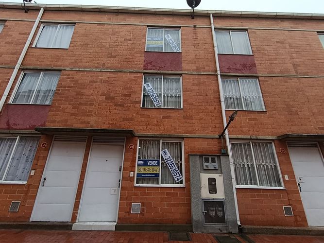 Casa de 2 alcobas en venta en Centro, Soacha, 62 m² · foto 2 de 24