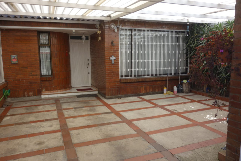 Casa en venta en Modelia, Bogotá · foto 2 de 17