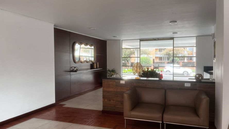 Apartamento de 3 alcobas en venta en Colina Campestre, Bogotá, 133 m² · foto 2 de 18