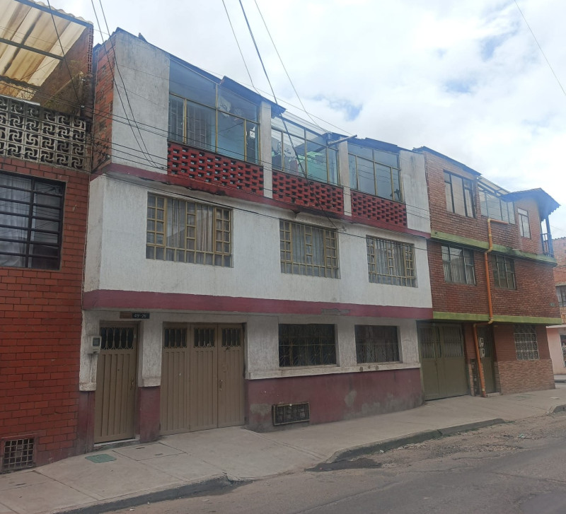 Casa en venta en El Carmen, Bogotá · foto 2 de 21