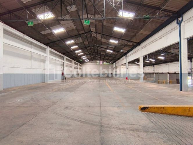 Bodega en arriendo en Manuel Restrepo, Sabaneta, 3198 m² · foto 2 de 23