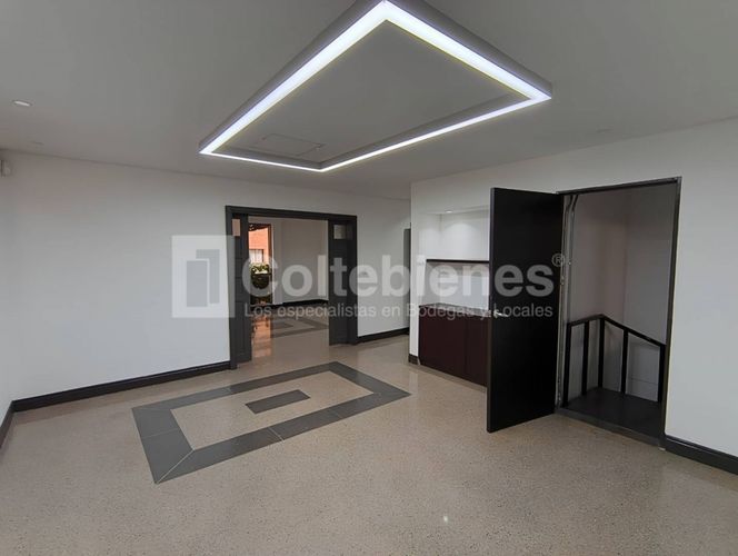 Bodega en arriendo en Manuel Restrepo, Sabaneta, 3198 m² · foto 18 de 23