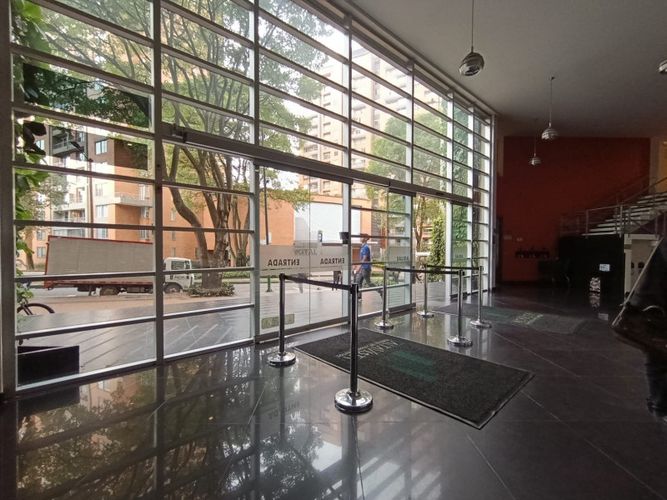 Apartamento de 3 alcobas en venta en Centro Internacional, Bogotá, 133 m² · foto 2 de 24