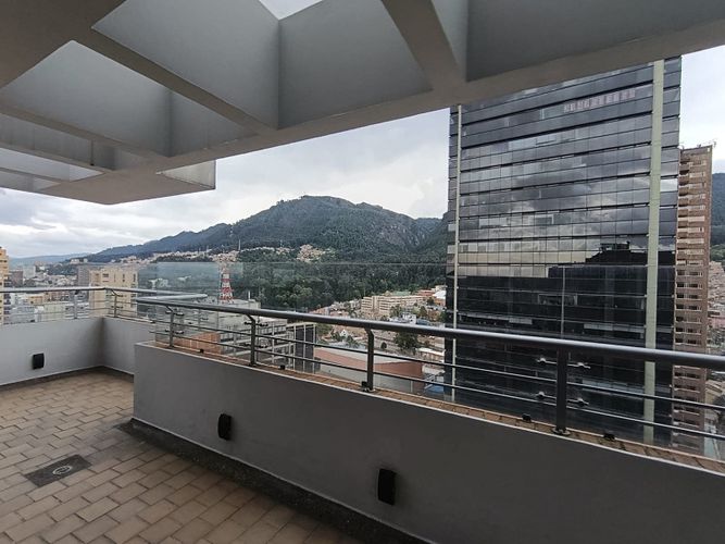 Apartamento de 3 alcobas en venta en Centro Internacional, Bogotá, 133 m² · foto 10 de 24