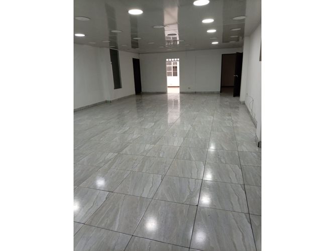 Local en arriendo en Sector Plaza De Bolivar, Pereira, 230 m² · foto 2 de 18