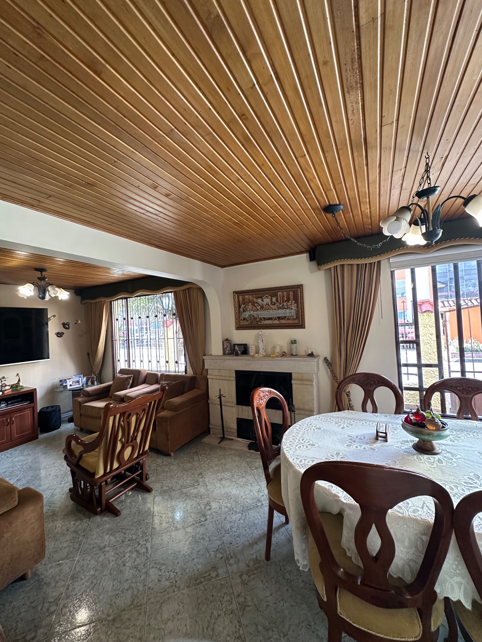 Casa en venta en Victoria Norte, Bogotá · foto 2 de 23