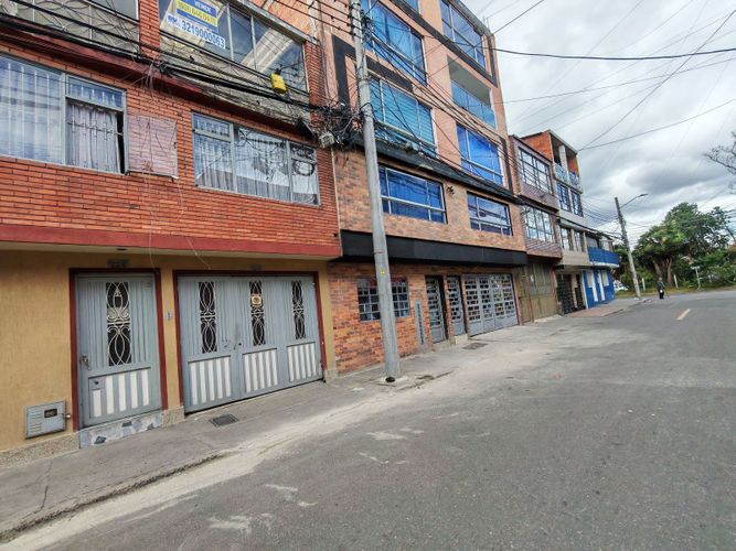 Casa de 10 alcobas en venta en Galan, Bogotá, 325 m² · foto 2 de 24