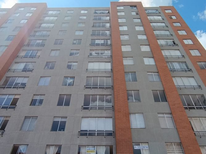 Apartamento en venta en Lagos De Torca, Bogotá · foto 3 de 19