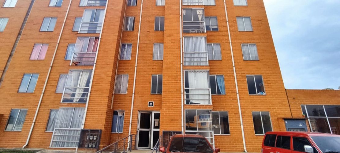 Apartamento de 3 alcobas en venta en Zona Industrial Santa Ana, Soacha, 56 m² · foto 2 de 17