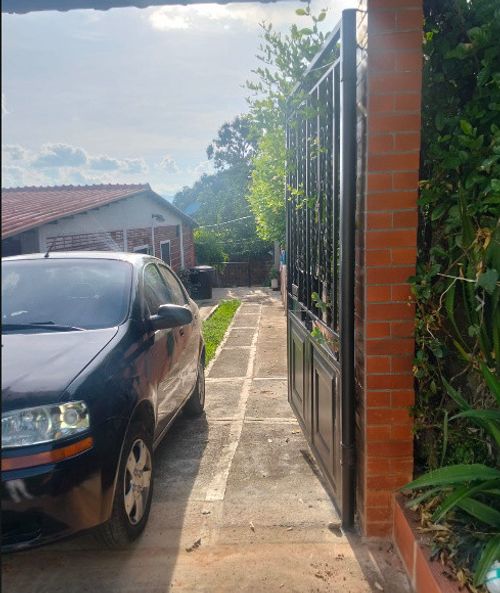 Casa de 4 alcobas en venta en El Poblado, Girón, 233 m² · foto 3 de 10