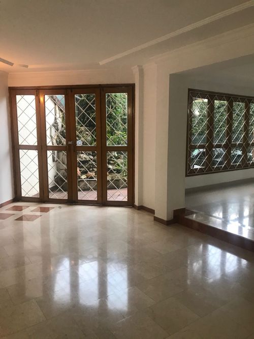 Casa de 5 alcobas en venta en San Jose De Bavaria, Bogotá, 265 m² · foto 5 de 24